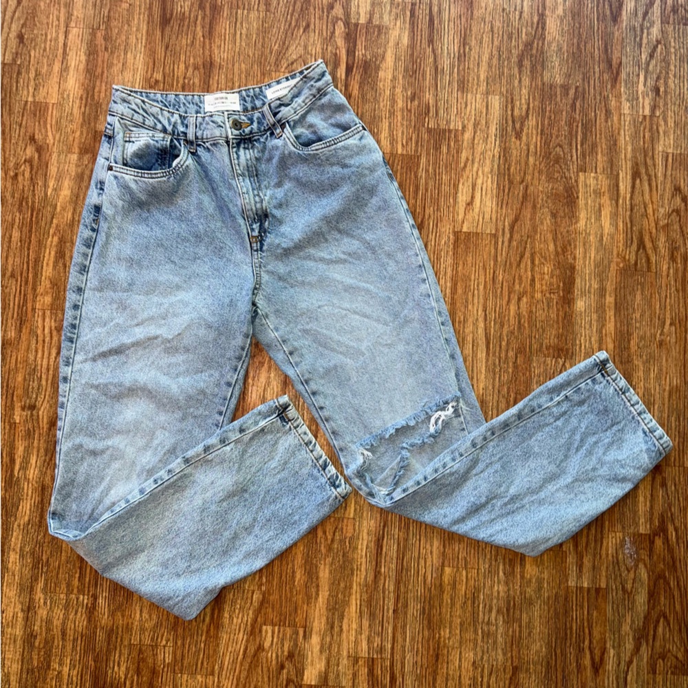 Cotton On Jeans Long Straight Leg Medium Wash Distressed Knee Size 6 Casual